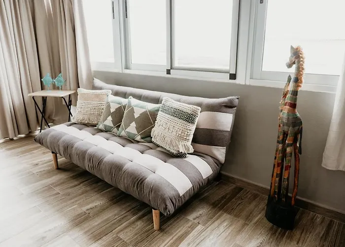 Casa Lara, Maretas *